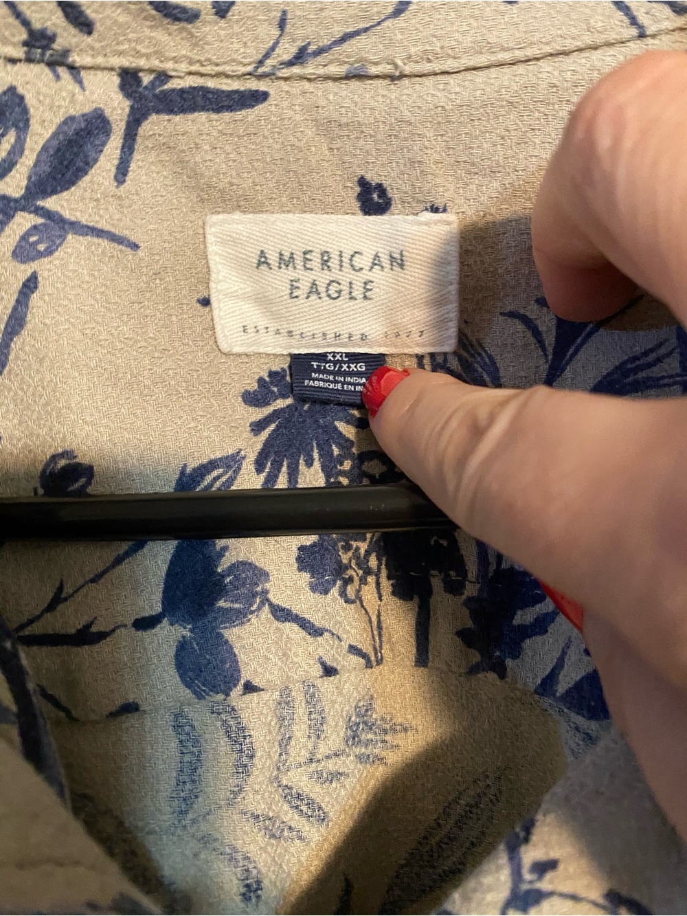 American Eagle Outfitters Beige Button-Down Shirt with Navy Floral Print Size L - Picture 2 of 6